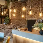 Bed & Breakfast Kasteel Wolfrath Born