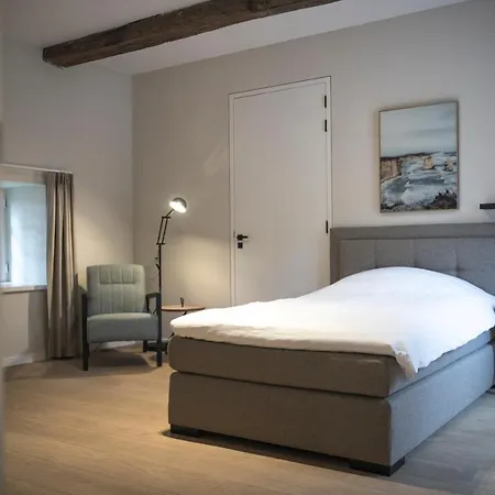 Kasteel Wolfrath B&B Born