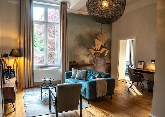 Kasteel Wolfrath Bed & Breakfast Born