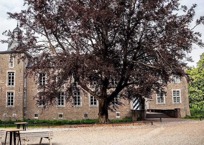 Kasteel Wolfrath Bed & Breakfast