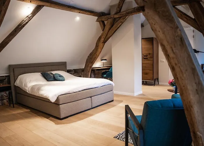 Kasteel Wolfrath Bed and Breakfast Born