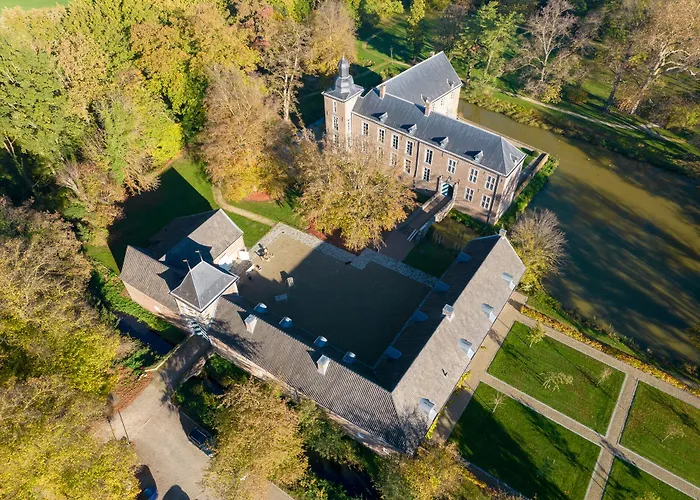 Kasteel Wolfrath Bed and Breakfast Born